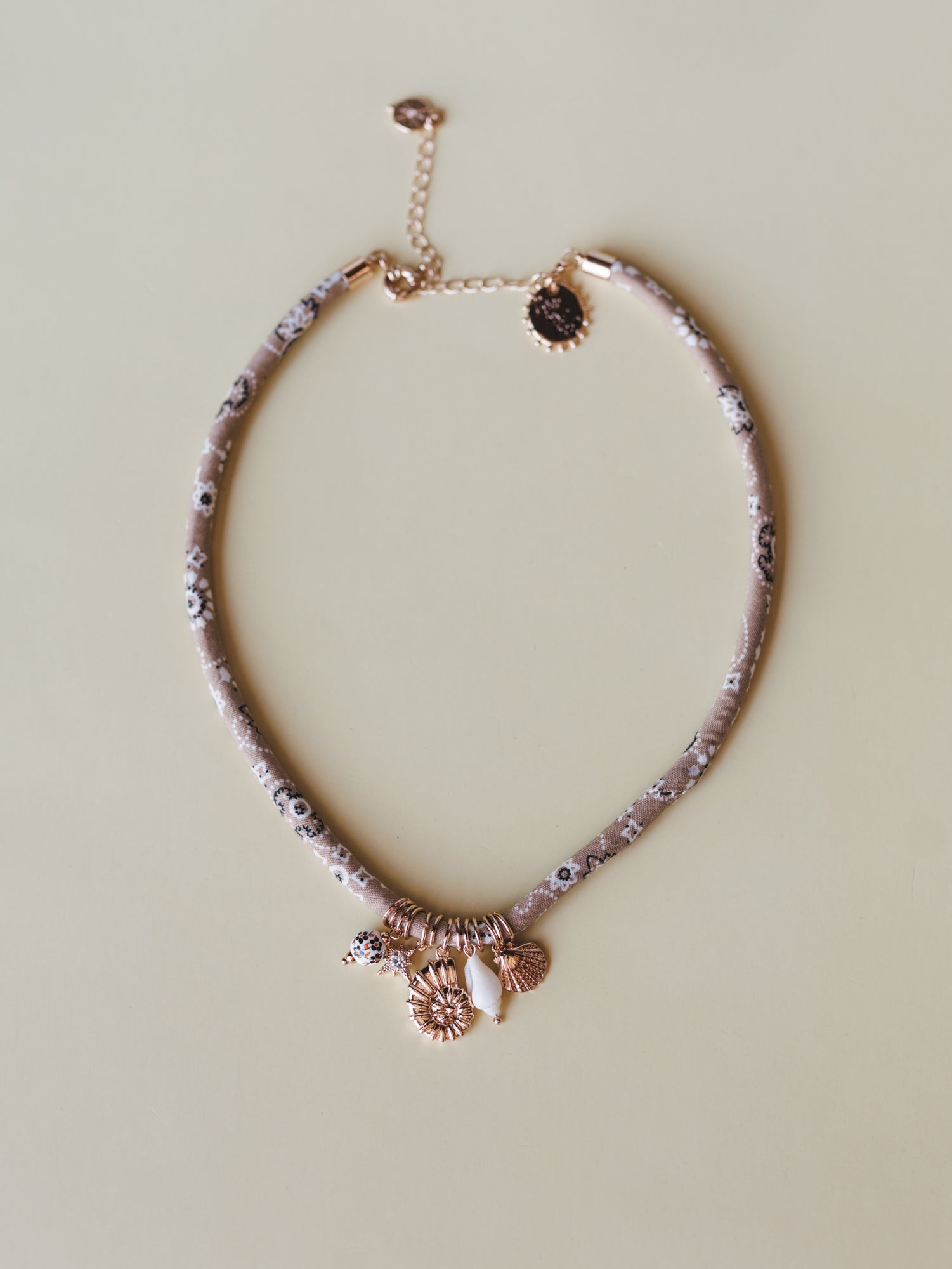 Ocean Gifts Necklace - Brown