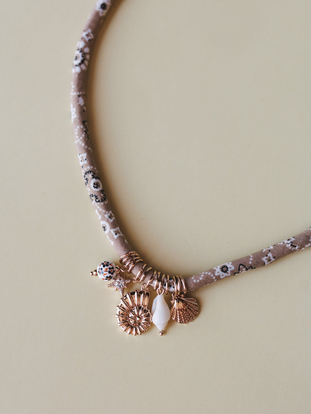 Ocean Gifts Necklace - Brown